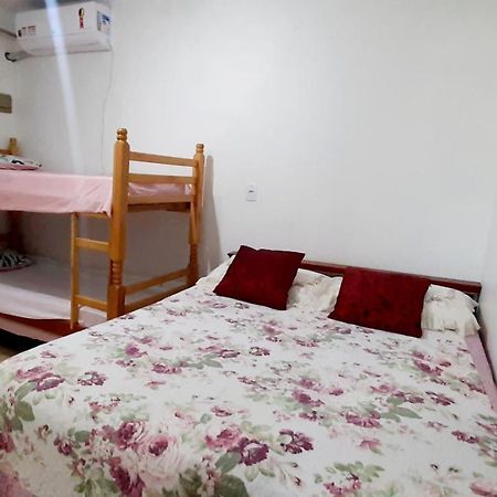 Kitnet S2 Em Torres-Rs - Na Mais Bela Praia Gaucha - Cozinha - Banheiro - Ar Condicionado - Tv Smart 32' - Wi-Fi - Estacionamento - Anfitria Superhost No Bnb Luaran gambar