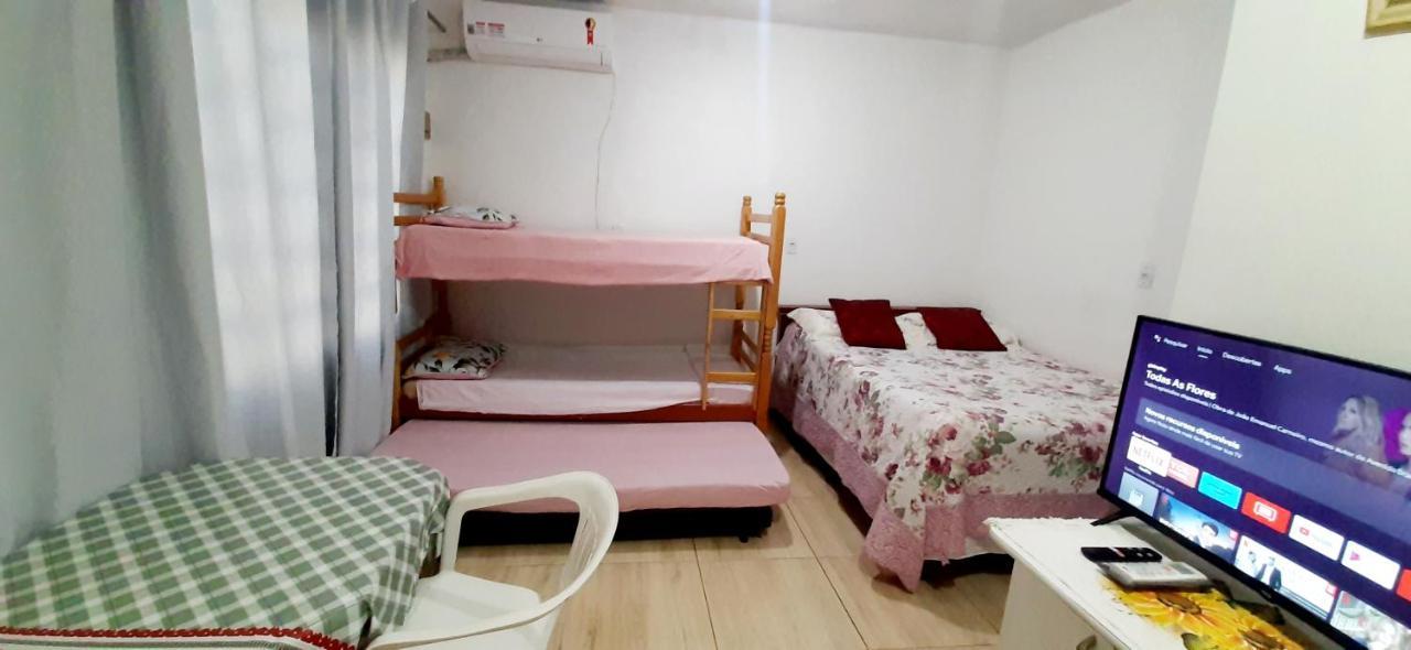 Kitnet S2 Em Torres-Rs - Na Mais Bela Praia Gaucha - Cozinha - Banheiro - Ar Condicionado - Tv Smart 32' - Wi-Fi - Estacionamento - Anfitria Superhost No Bnb Luaran gambar